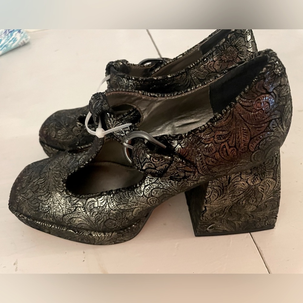 Circus by Sam Edelman Shoes| Black Pewter Kay Mary Jane chunky platform heels